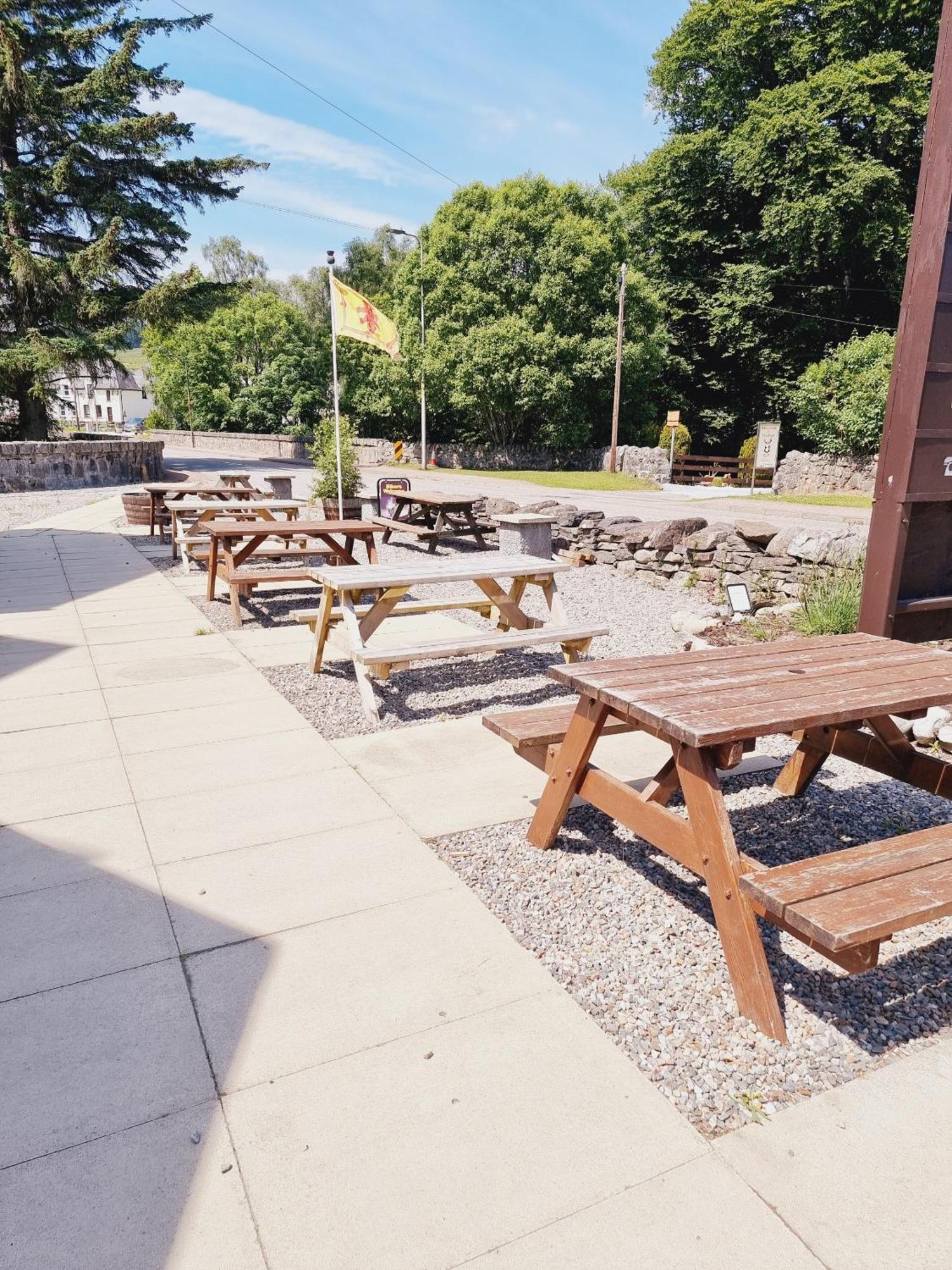 Roy Bridge Hotel Fort William Buitenkant foto