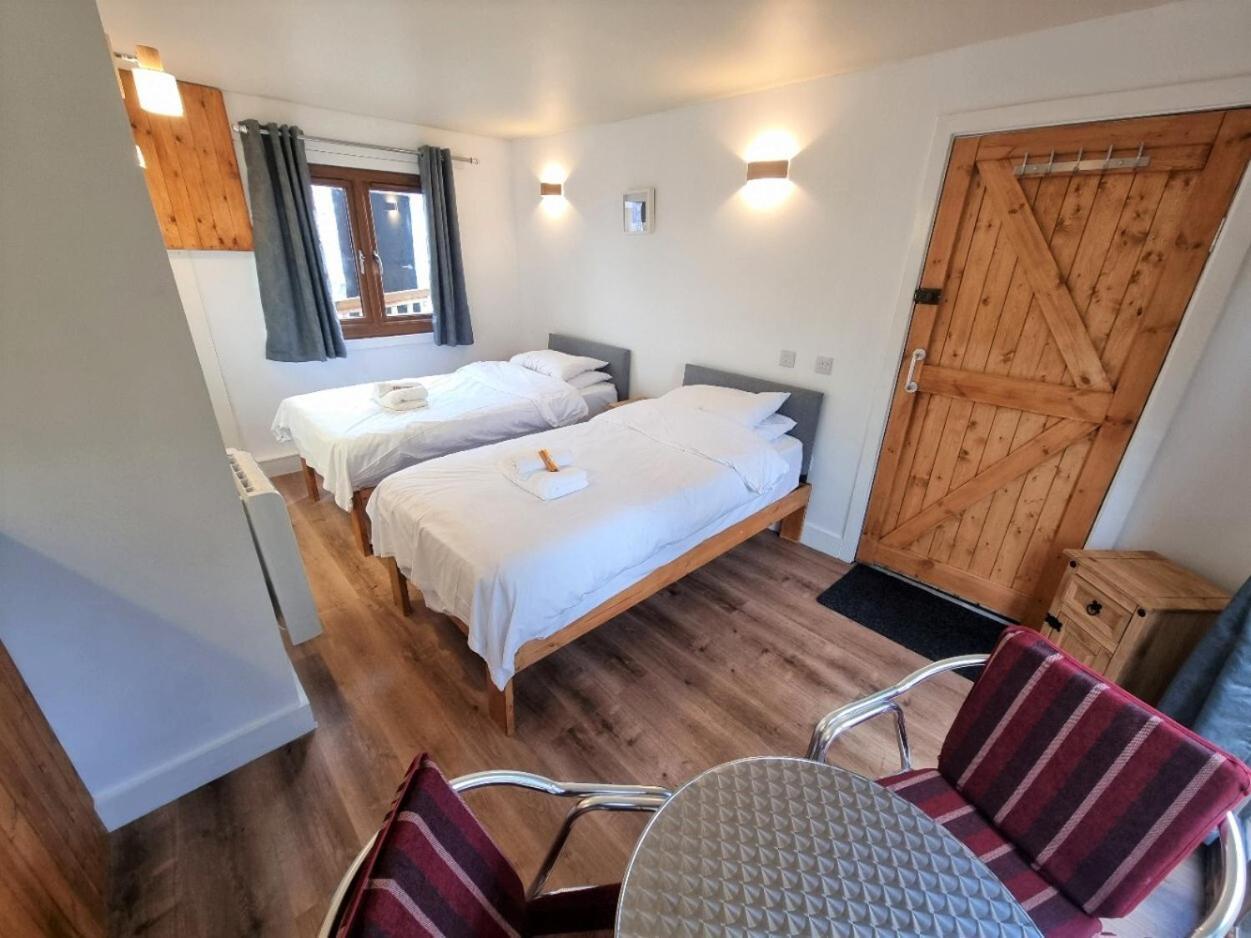 Roy Bridge Hotel Fort William Buitenkant foto