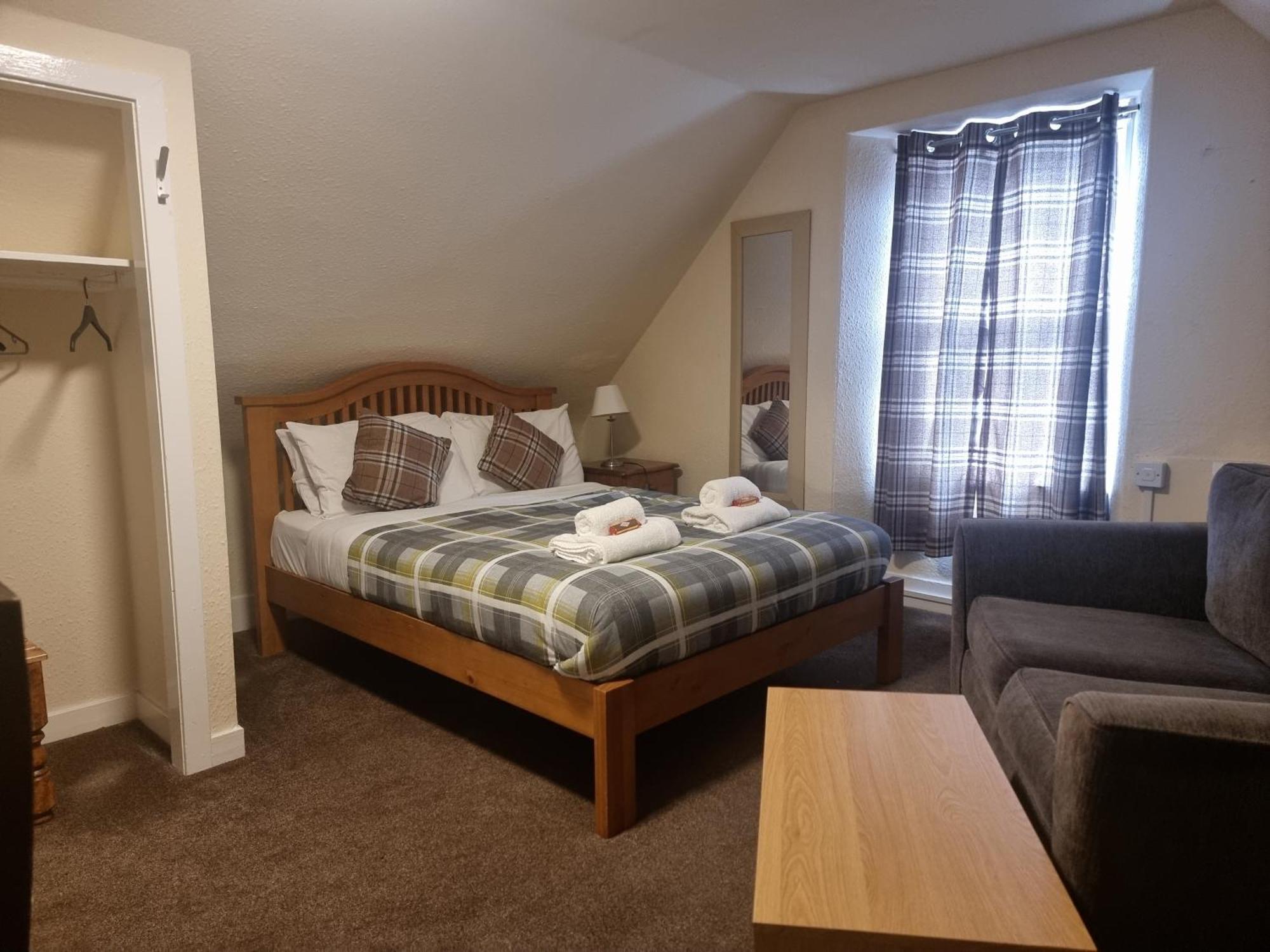 Roy Bridge Hotel Fort William Buitenkant foto