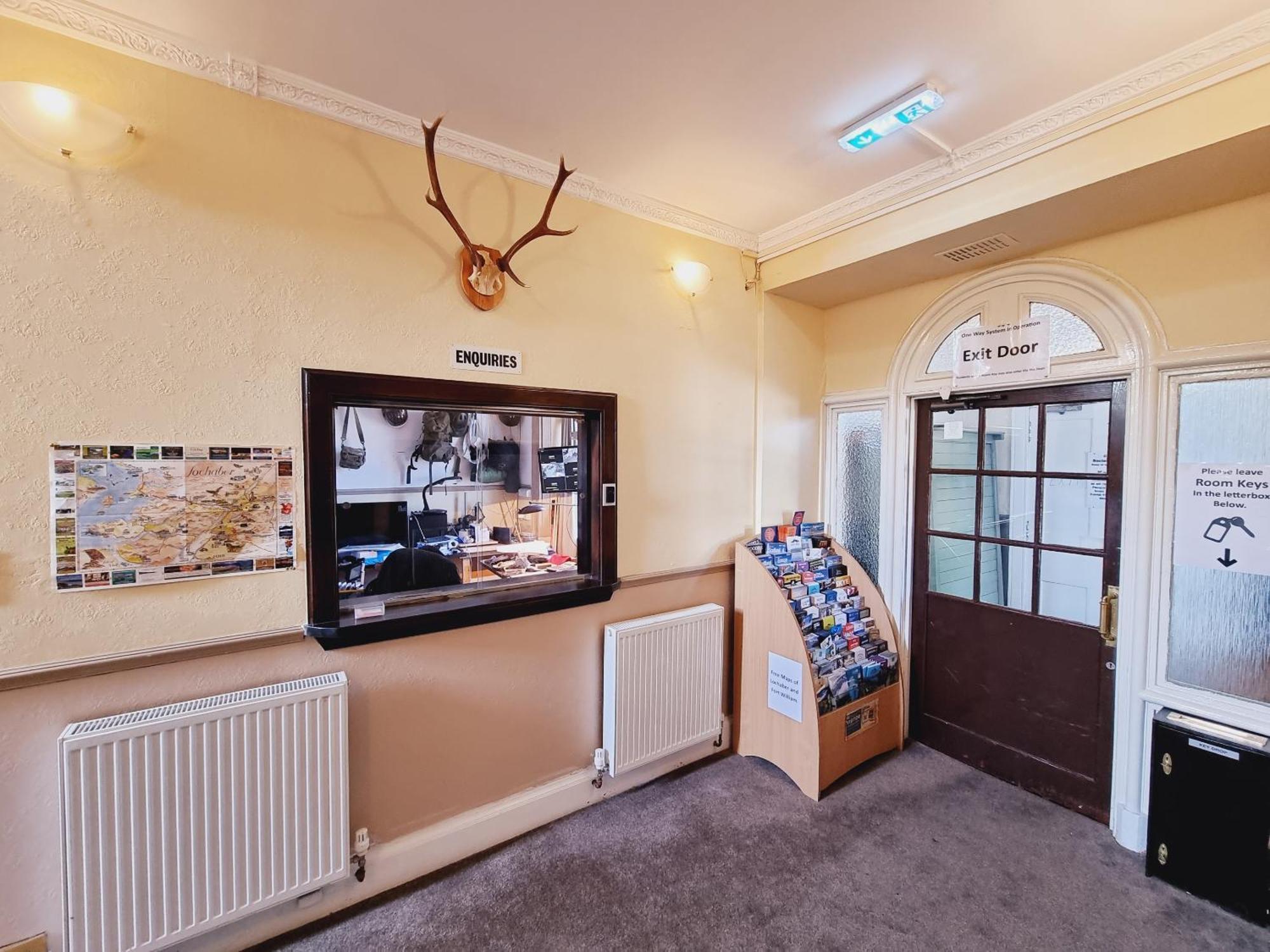 Roy Bridge Hotel Fort William Buitenkant foto