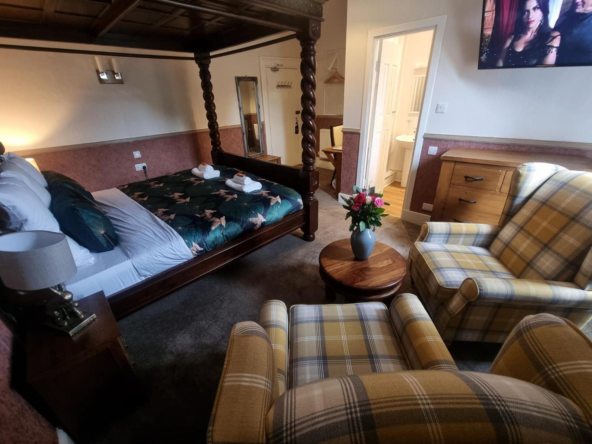 Roy Bridge Hotel Fort William Buitenkant foto